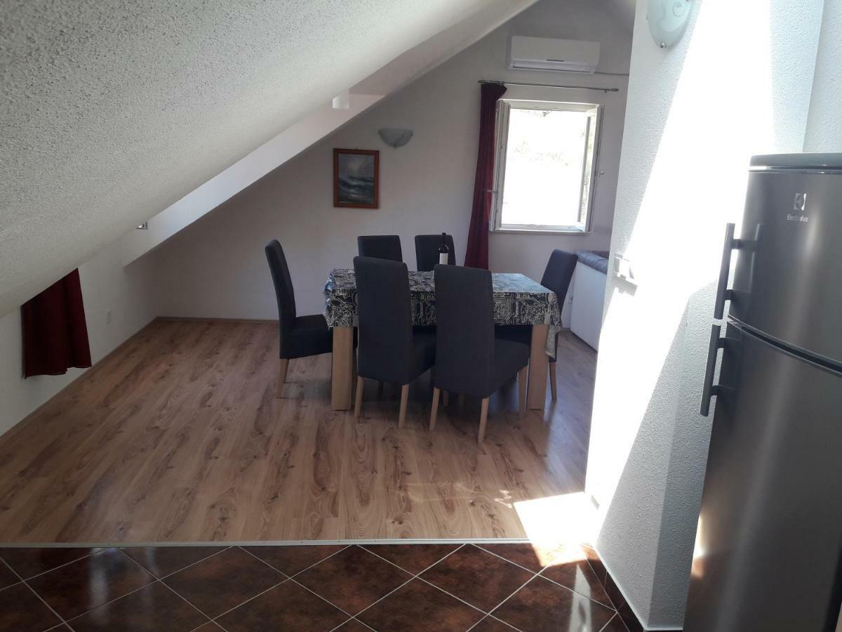 Apartmani Timon Bol Exterior foto
