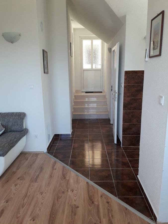 Apartmani Timon Bol Exterior foto